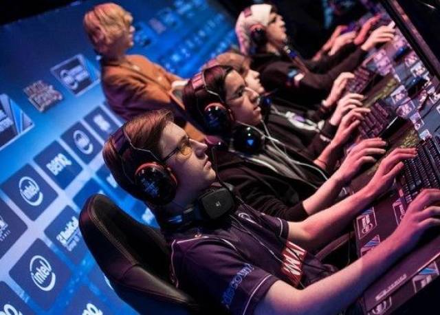 表现出色 表现出色